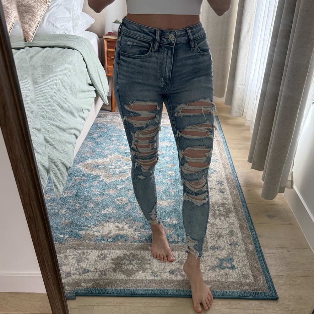 American Eagle High-Waisted Ripped Skinny Jeans